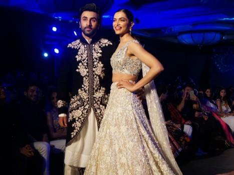 Bollywood actors Deepika Padukone and Ranbir Kapoor set the ramp on fire at 