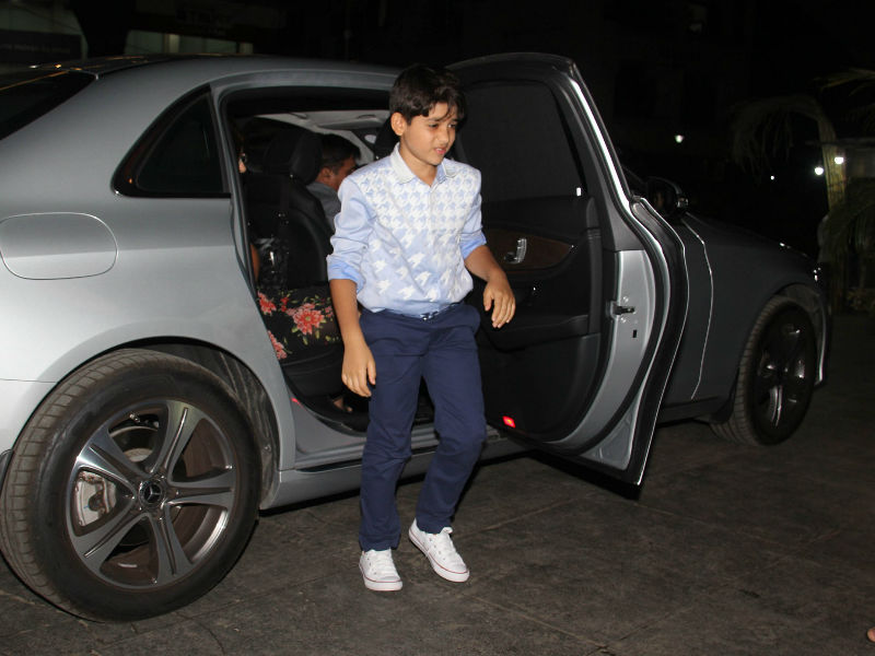 Karisma Kapoor's son Kiaan Raj Kapoor gets clicked on his arrival during Babita Kapoor's birthday party in Mumbai. Kareena Kapoor Khan,babita kapoor 70th birthday photos,karisma kapoor,kareena kapoor khan saif ali khan,Babita Kapoor,Babita Kapoor's birthday,celebs at Babita Kapoor,Babita Kapoor birthday pics,Babita Kapoor birthday images