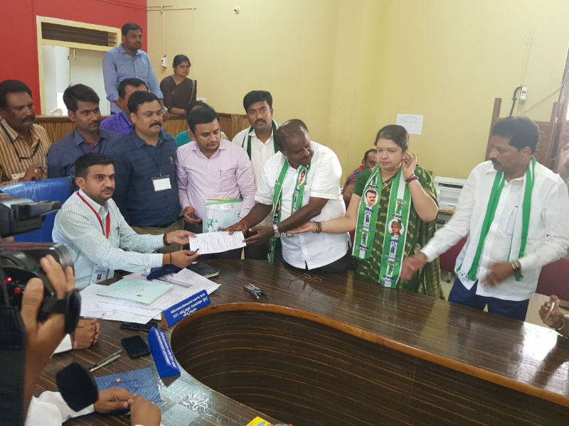 Janata Dal-Secular (JD-S) state President H.D. Kumaraswamy were among those who filed their nominations on Friday for the May 12 Assembly elections, taking the total nominations so far to 708. In his poll affidavit, Kumaraswamy, the state Chief Minister between 2006-07, declared assets valued at over Rs 167.12 crore, including those of his wife Anitha. He declared cash and bank deposits of over Rs 7.80 crore and immovable assets valued at over Rs 35 crore. The JD-S leader's wife's declared assets including cash, gold and bank deposits valued at over Rs 94 crore, and immovable assets worth Rs 30 crore. HD Kumaraswamy,B Suresh Gowda,Lakshmi Hebbalkar,Karnataka Assembly polls,election,Karnataka election,Karnataka election 2018,JDS,BJP,Congress