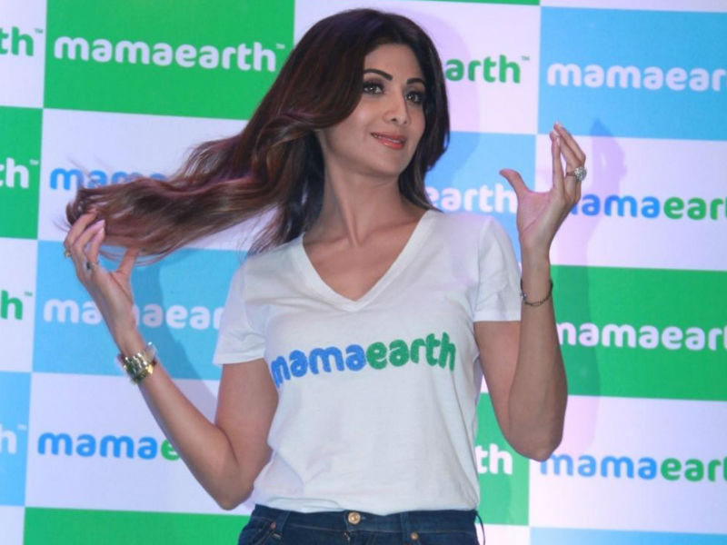Talking about people putting women down, Shilpa said: "I feel bad for people who are demotivating, it just shows their insecurity. And I don't encourage such people. Ignore them." Shilpa Shetty,actress Shilpa Shetty,Mamaearth event,Kathua rape case,Shilpa Shetty feels ashamed