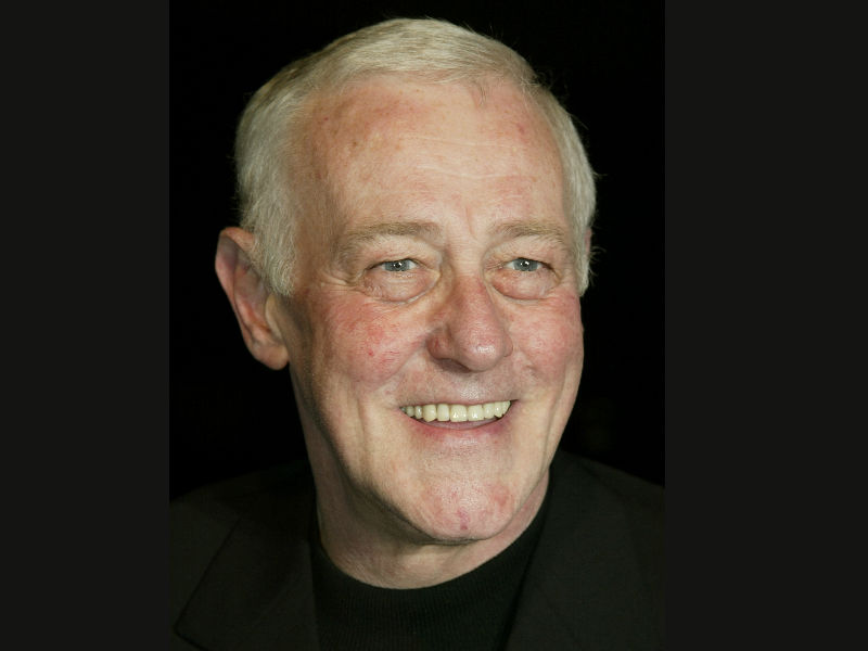 Notable deaths in 2018,celebs deaths in 2018,celebs passed away in 2018,DJ Avicii,Barbara Bush,Stephen Hawking,Madikizela Mandela,Sridevi,Mark Salling,Yvonne Staples,John Mahoney,Billy Graham,Morgan Tsvangirai,Fidel Castro