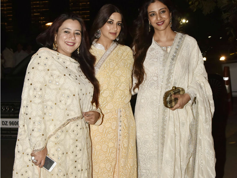 Shrishti Behl, Sonali Bendre and Tabu pose together during their wedding reception in Mumbai. Aishwarya Rai,Amitabh Bachchan,Sonam Kapoor,Sara Ali Khan,Karan Johar,Saudamini Mattu,Siddharth Bhandari wedding reception,Saudamini Mattu wedding reception,Saudamini Mattu wedding reception pics,Saudamini Mattu wedding reception images,Siddharth Bhandari