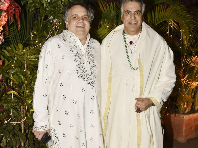 Sandeep Khosla and Abu Jani arrive at the wedding reception of Saudamini Mattu and Siddharth Bhandari in Mumbai. Aishwarya Rai,Amitabh Bachchan,Sonam Kapoor,Sara Ali Khan,Karan Johar,Saudamini Mattu,Siddharth Bhandari wedding reception,Saudamini Mattu wedding reception,Saudamini Mattu wedding reception pics,Saudamini Mattu wedding reception images,Siddharth Bhandari