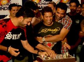 Sachin Tendulkar Rare and Unseen Birthday Celebration,Sachin Tendulkar birthday celebration,Sachin Tendulkar birthday,Sachin Tendulkar cut cakes,sachin,sachin birthday Celebration,sachin birthday Celebration pics,Sachin rare and unseen pics,sachin ramesh