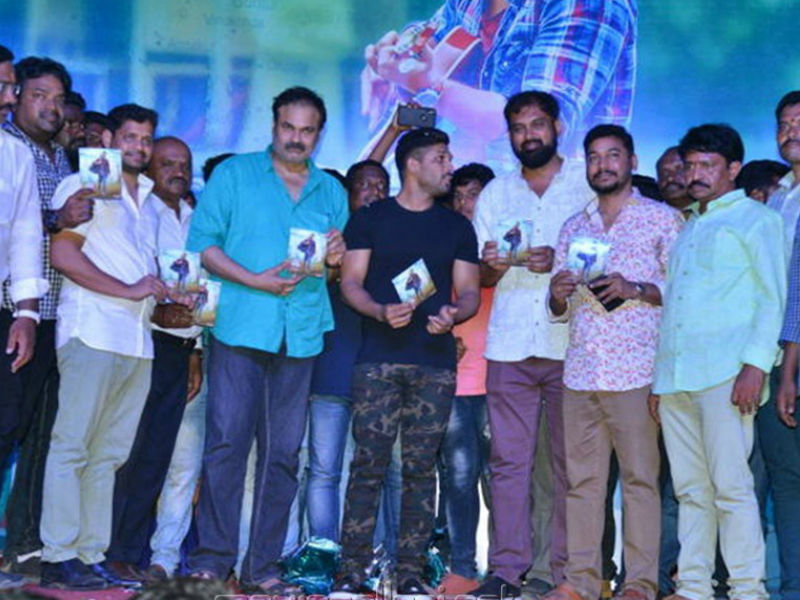 Naa Peru Surya is an upcoming Telugu movie directed by Vakkantham Vamsi and produced by Sirisha Lagadapati, Sridhar Lagadapati, Bunny Vasu, K. Nagendra Babu. Allu Arjun,Vakkantham Vamsi,Nagababu,Sridhar Lagadapati,Bunny Vasu,Meher Ramesh,Naa Peru Surya Naa Illu India audio launch,Naa Peru Surya Naa Illu India,Naa Peru Surya Naa Illu India audio launch pics,Naa Peru Surya Naa Illu India audio launch images