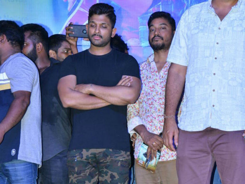 Allu Arjun at Naa Peru Surya Naa Illu India audio launch. Allu Arjun,Vakkantham Vamsi,Nagababu,Sridhar Lagadapati,Bunny Vasu,Meher Ramesh,Naa Peru Surya Naa Illu India audio launch,Naa Peru Surya Naa Illu India,Naa Peru Surya Naa Illu India audio launch pics,Naa Peru Surya Naa Illu India audio launch images