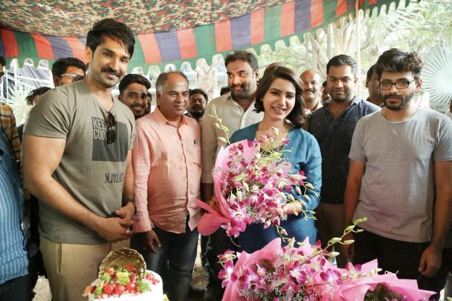South Indian actress Samantha Akkineni celebrates her birthday with Aadhi and U Turn team cast members. Actress Samantha Akkineni will star in the Tamil and Telugu remakes of Kannada mystery thriller film "U-Turn", which was remade in Malayalam in 2017. The original Kannada film featured Shraddha Srinath, Radhika Chetan, Dileep Raj and Roger Narayan, and was directed by Pawan Kumar. The film revolves around the death of motorists who break a traffic rule at a particular flyover in Bangaluru and subsequent pinning down of the culprit by an intern journalist and police inspector duo. Samantha Akkineni,Samantha,Samantha birthday,Samantha birthday celebration,Samantha birthday celebration pics,Samantha birthday celebration images,U Turn