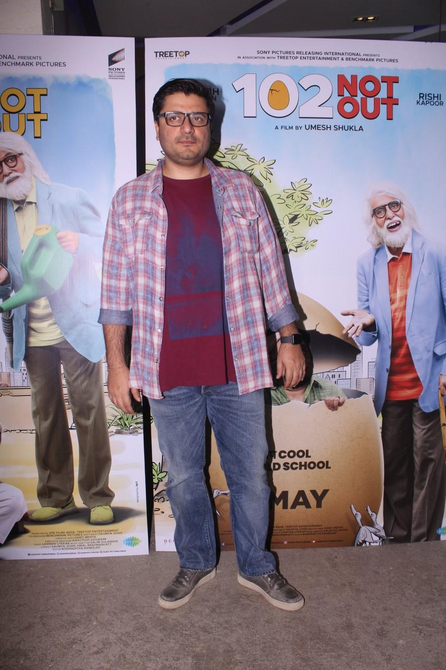Goldie Behl poses for photographers on his arrival at 102 Not Out special screening in Mumbai. Amitabh Bachchan and Rishi Kapoor,Amitabh Bachchan,Rishi Kapoor,Abhishek Bachchan,Aishwarya Rai,Ranbir Kapoor,Taapsee Pannu,102 Not Out,102 Not Out special screening,102 Not Out special screening pics,102 Not Out special screening images,102 Not Out pics