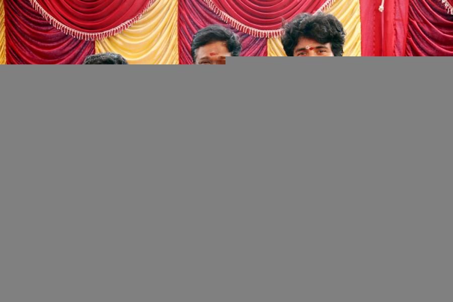 SK13 film is tipped to be an out-and-out comedy movie, rumors are rife that actress Nayanthara will act again with Sivakarthikeyan after their blockbuster movie 'Velaikkaran. Sivakarthikeyan,Sivakarthikeyan new movie,sivakarthikeyan next film,Sivakarthikeyan and Rajesh,SK 13,SK 13 with Rajesh,Sivakarthikeyan new movie launch,Sivakarthikeyan movie launch,Sivakarthikeyan movie launch pics,Sivakarthikeyan movie launch images