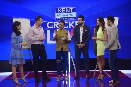 VIVO IPL fans are set to experience a bundle of entertainment this Super Sunday on 6th of May 2018, as Bollywood Actress Alia Bhatt features in an exclusive segment of Bollywood Presents - Kent Cricket Live with Brett Lee and Irfan Pathan exclusively on the Star Sports Network. The actress will cover a plethora of topics for VIVO IPL fans including, her views on the tournament, her favorite VIVO IPL teams and her opinion on the ideal fictional Women’s Celebrity Cricket Team. The segment of Bollywood Presents-Kent Cricket Live will be a part of the SUPER SUNDAY DOUBLE HEADER aired on the 6th of May 2018 at 2.30 p.m exclusively on the Star Sports Network.
