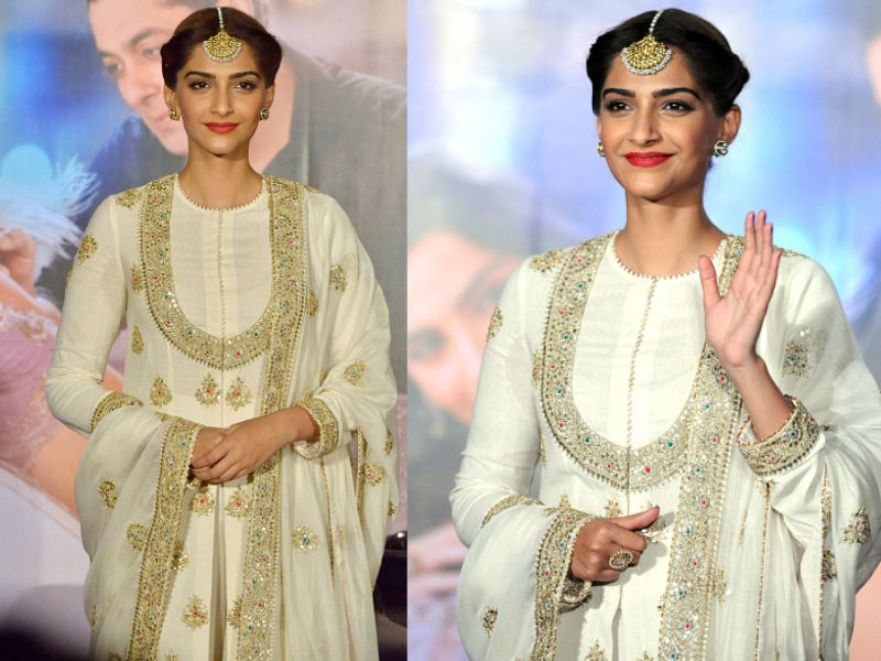 2) Indian Bollywood actress Sonam Kapoor poses for a photograph during a promotional event for the forthcoming Hindi film 'Prem Ratan Dhan Payo' witten and directed by Sooraj R. Barjatya in Mumbai on October 1, 2015. Sonam Kapoor wedding,Sonam Kapoor marriage,Veere Di Wedding actress,Sonam Kapoor bride,Sonam Kapoor bride look,Sonam Kapoor bride look pics,Sonam Kapoor bride look images,sonam kapoor anand ahuja,Sonam Kapoor wedding pics,Sonam Kapoor wedding images,Sonam