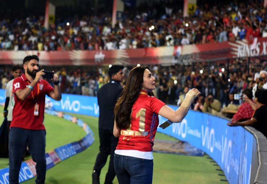 Brief Scores: Kings XI Punjab 174/6 (Chris Gayle 50, Marcus Stoinis 29; Jasprit Bumrah 1/19) vs Mumbai Indians 176/4 (SuryaKumar Yadav 57; Mujeeb ur Rahman 2/37). Mumbai Indians beat Kings XI Punjab,Mumbai Indians,Kings XI Punjab,Indian Premier League,Indian Premier League 2018,IPL 2018,IPL 2018 pics,IPL 2018 images