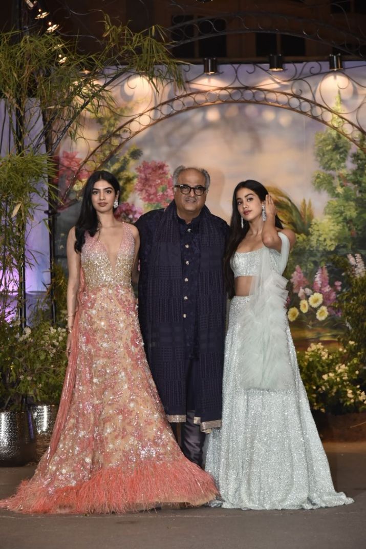 Boney Kapoor poses with daughters Janhvi and Khushi. Sonam Kapoor,Sonam Kapoor and Anand Ahuja,Sonam Kapoor and Anand Ahuja wedding reception,Sonam Kapoor and Anand Ahuja wedding reception pics,Sonam Kapoor wedding reception,Sonam Kapoor wedding reception pics