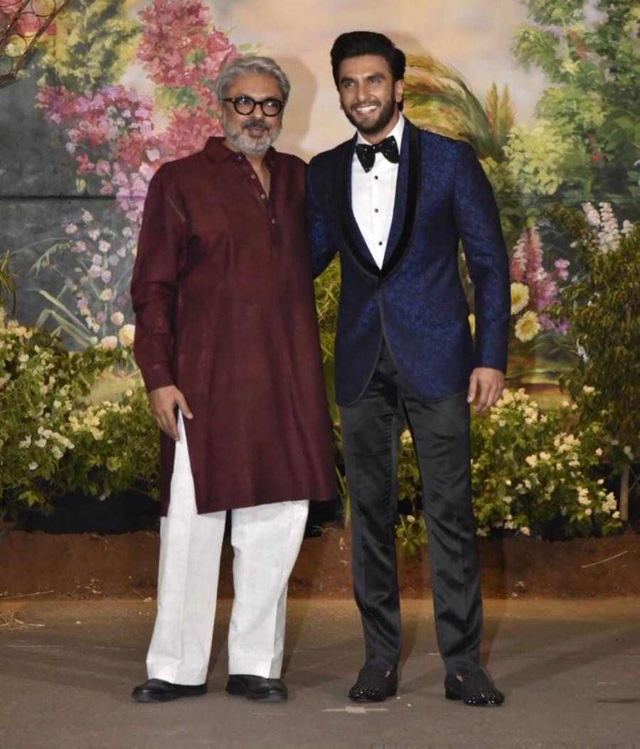 Ranveer Singh at Sonam Kapoor-Anand Ahuja's wedding reception. Sonam Kapoor,Sonam Kapoor and Anand Ahuja,Sonam Kapoor and Anand Ahuja wedding reception,Sonam Kapoor and Anand Ahuja wedding reception pics,Sonam Kapoor wedding reception,Sonam Kapoor wedding reception pics