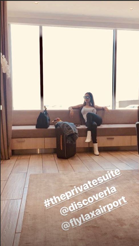 The super stylish and glamorous Malaika Arora has jetted off to none other than Los Angeles! Malaika is all set to indulge herself in a week of glorious sun, sand and fun in La La Land. The dance diva and popular TV personality will be exploring the Good Life in L.A. – shopping and city sights, spa therapies, a one-on-one session with celebrity makeup artist Rachel Goodwin and the local nightlife scene are just the tip of the iceberg. Malaika will bring out the movie buff in her with tours of the Warner Bros Studio – do we have another Indian star rising on the Hollywood horizon? Malaika Arora,actress Malaika Arora,Malaika Arora in Los Angeles,Malaika Arora pics,Malaika Arora images,Malaika Arora stills,Malaika Arora hot pics,Malaika Arora hot images
