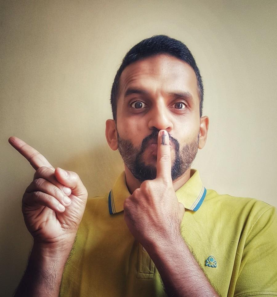Rajeev Ravindranathan casted his vote. Harshika Poonacha,Pranitha Subhash,Rahul Dravid,Upendra,Ramesh,Srujan Lokesh,Karnataka Assembly Election 2018,Karnataka Assembly Election,celebs votes for Karnataka Assembly Election 2018,celebs votes for Karnataka Assembly Election