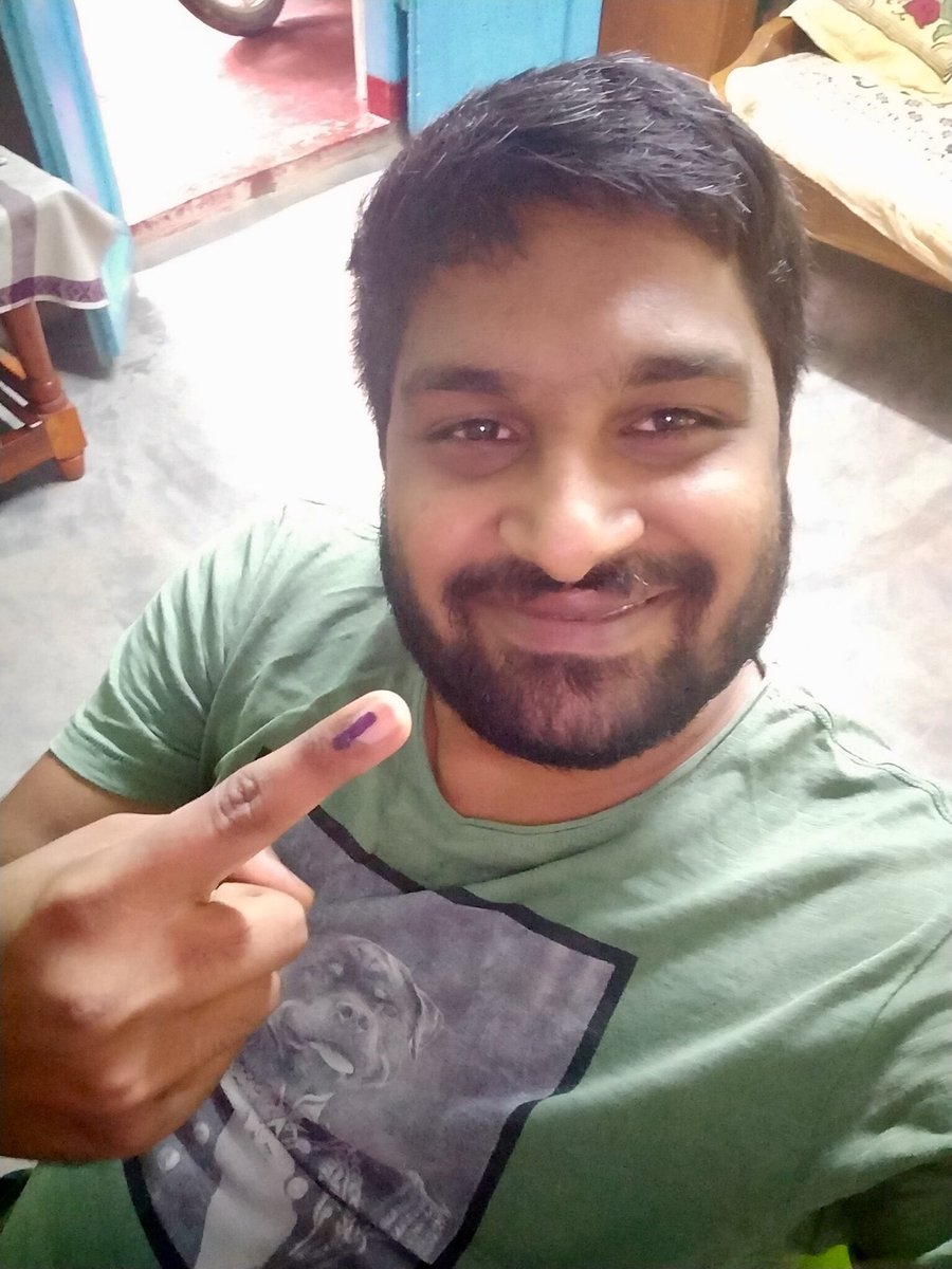 Pavan Wadeyar casted his vote. Harshika Poonacha,Pranitha Subhash,Rahul Dravid,Upendra,Ramesh,Srujan Lokesh,Karnataka Assembly Election 2018,Karnataka Assembly Election,celebs votes for Karnataka Assembly Election 2018,celebs votes for Karnataka Assembly Election