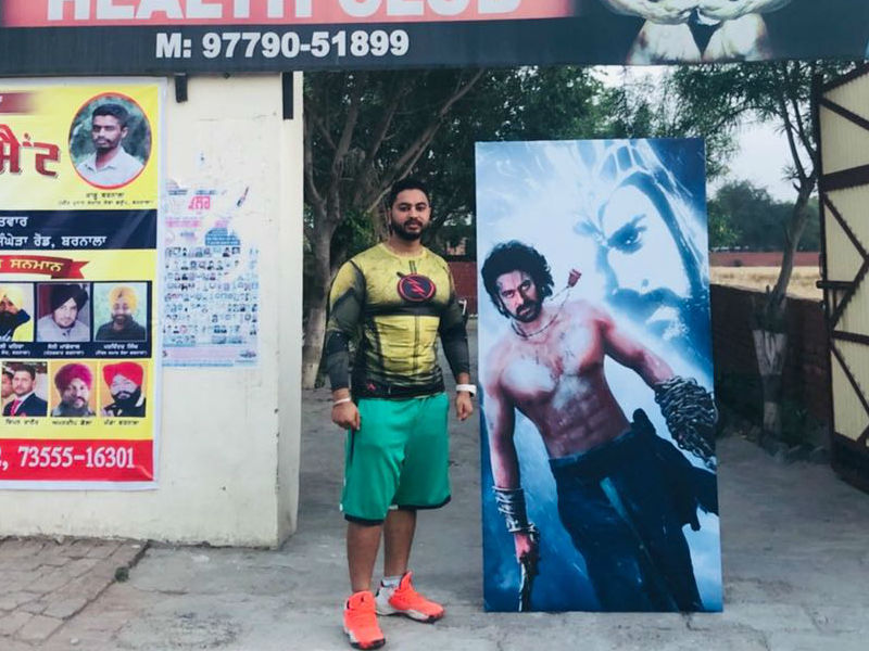 There are many such examples that prove that Prabhas has fans across the country. There are a number of gestures done by his fans to show their love like Prabhas received over 5000 marriage proposals, children wear his Baahubali costumes for Fancy dress competition. Last year, a lady officer in Ahmedabad celebrated Prabhas' birthday by cutting cut. Baahubali superstar,Baahubali actor,Prabhas,actor Prabhas,Prabhas turns Poster boy,Baahubali gym,Prabhas stardom