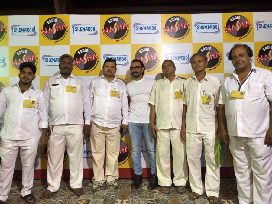 The screening was also attended by Aamir Khan, Kiran Rao, Reena Dutta, son Junaid, director Mansoor Khan, Dalip Tahil, Rajendranath Zutshi, singer Alka Yagnik and Udit Narayan, music composers Anand-Milind to name a few. It was a complete reunion affair for the entire cast of the film as they took the fans down the memory lane by sharing various instincts pertaining to the film. Aamir Khan,Qayamat Se Qayamat Tak,Qayamat Se Qayamat Tak promotion,Qayamat Se Qayamat Tak special screening,Qayamat Se Qayamat Tak special screening pics,actor Aamir Khan