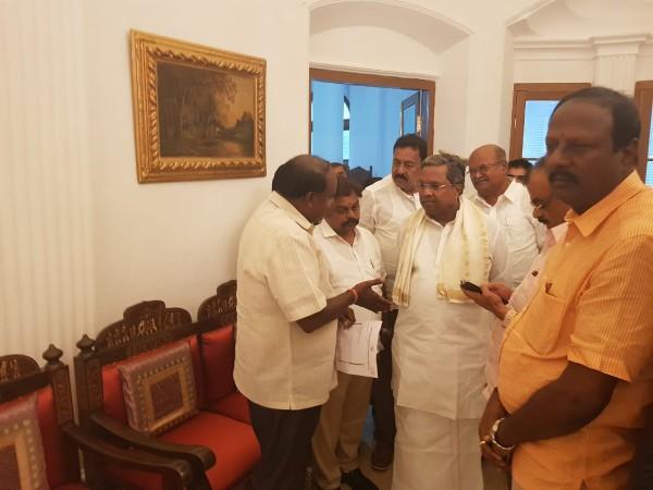 HD Kumaraswamy, Siddaramaiah, Ghulam Nabi Azad and Mallikarjun Kharge ...