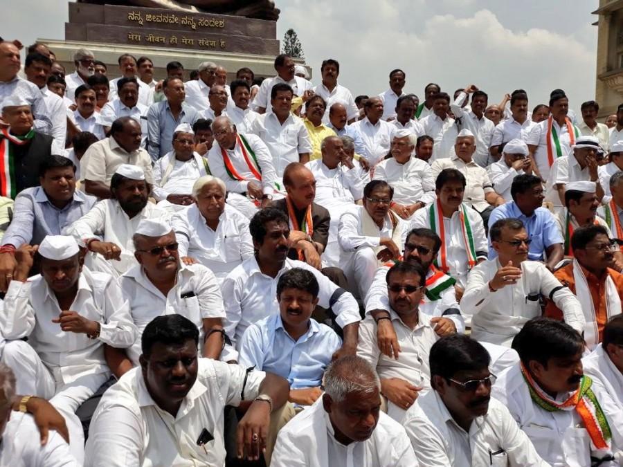 Venugopal alleged that Yeddyurappa being directed by the Governor to prove his majority on the floor of the House within 15 days was "only to allow horse-trading". Congress,JD-S protest,Congress protest,JD-S protest,Yeddyurappa,BS Yeddyurappa,Siddaramaiah,Deve Gowda,Kumaraswamy,Narendra Modi