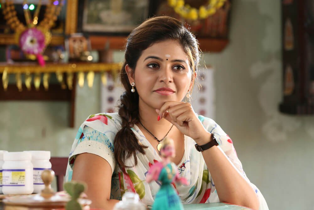 Movie edited by Lawrence Kishore, while Cinematography handled by Richard M. Nathan. Vijay Antony,Sunaina,Anjali,Kaasi movie stills,Kaasi movie pics,Kaasi movie images,Kaasi movie photos,Kaasi movie review,Kaasi review,Kaasi boxoffice,Kaasi boxoffice collection