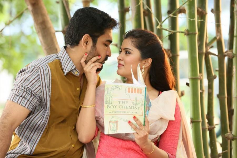 Movie distributed by Red Gaint Films. Vijay Antony,Sunaina,Anjali,Kaasi movie stills,Kaasi movie pics,Kaasi movie images,Kaasi movie photos,Kaasi movie review,Kaasi review,Kaasi boxoffice,Kaasi boxoffice collection
