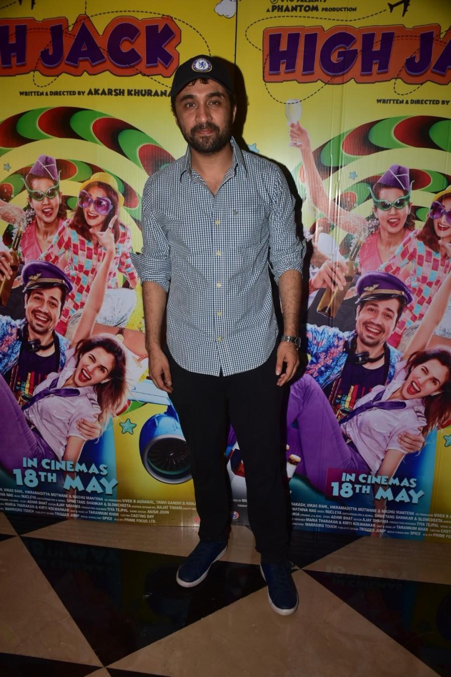 Siddhanth Kapoor poses for photographers on his arrival at High Jack special screening. High Jack special screening,High Jack,Vicky Kaushal,Sumeet Vyas,Siddhanth Kapoor,High Jack special screening pics,High Jack special screening images,High Jack special screening stills,High Jack special screening pictures