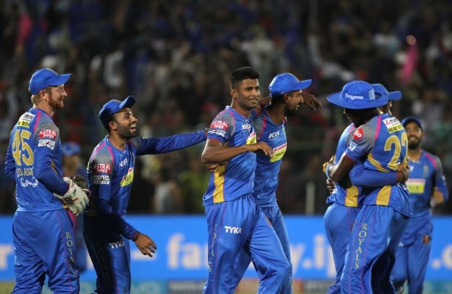 Despite losing his partners, Tripathi continued his brilliant form with the willow and finally managed to convert his starts to a maiden fifty, and together with Klassen raised 48 runs for the fourth wicket before being separated by Mohammed Siraj in the penultimate over. Klassen's wicket brought in Gowtham, who struck two lusty sixes to notch a 5-ball 14, to guide Rajasthan to some sort of respectability. Rajastan beat Bangalore,Rajasthan Royals,Royal Challengers Bangalore,Indian Premier League,Indian Premier League 2018,IPL 2018,IPL 2018 pics,Virat Kohli