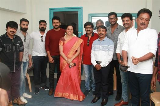 Tamil upcoming movie Ezhumin trailer launch event held at Chennai. South Indian celebs like Vishal, Karthi, Simbu, Devayani, Vivek, Nandha, Udhaya, Azhagam Perumal, Prem, VP Viji and others graced at the event. Ezhumin is an upcoming kids Tamil movie, which talks about Martial Arts and the politics involved in the game. Directed by VP Viji. Starring Vivek and Devayani in the lead role, while Prem Kumar, Alagam Perumal, Pasanga Sivakumar, Dileepan and Latha Rov appear in the supporting role. The film's soundtrack album and background score will be composed by Ganesh Chandrasekaran.