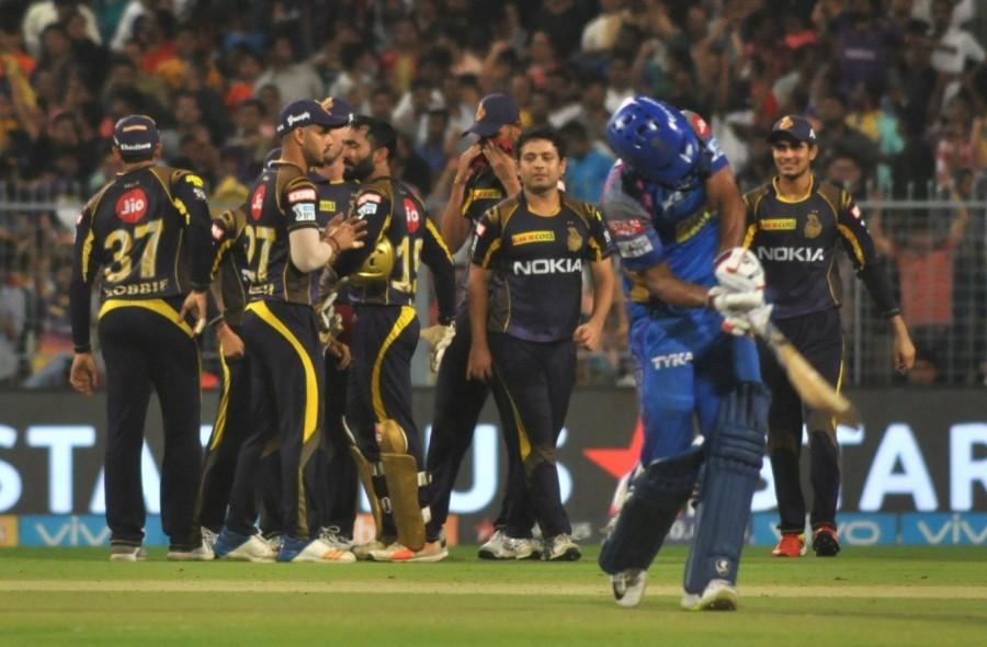 In came Samson with the well-set Rahane batting and the duo looked on course to chase down 170 before they got out in quick succession and it was all downhill from there on. Earlier, KKR rode on Karthik's well-paced fifty coupled with Russell's unbeaten 25-ball 49 blitz to recover from an early collapse. Russell came in to bat when KKR were trying to stem the rot through Karthik and Shubman Gill (28; 17b; 3x4 1x6) before the latter fell with the team on 106/5 in 14.2 overs. Kolkata Knight Riders beat Rajasthan Royals,KKR beats RR,KKR,RR,Dinesh Karthik,Andre Russell,Piyush Chawla,Kuldeep Yadav