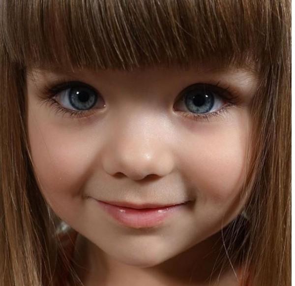 This six-year old named the 'most beautiful girl in the world' - Photos ...