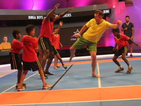 With VIVO Pro Kabaddi League Season VI player auctions just a week away, the excitement around the event is on the rise. Three legends from the world of cricket, Brett Lee, Irfan Pathan and Darren Sammy took up the Kabaddi challenge and headed out in their kabaddi gear for an exciting match. The three players built their teams with junior Kabaddi stars and were pitted against each other. All three of them had a great time experiencing kabaddi, Darren Sammy, who was playing Kabaddi for the first time said, 