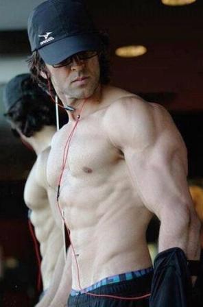 On the work front, Hrithik Roshan is currently working on his next film, Super 30 in which he will be seen playing the Maths teacher, Anand Kumar. Hrithik Roshan,actor Hrithik Roshan,fitness challenge,Hrithik Roshan fitness challenge,fitness challenge video,fitness challenge pics,fitness challenge images,Tiger Shroff,Rakesh Roshan,Kunal Kapoor