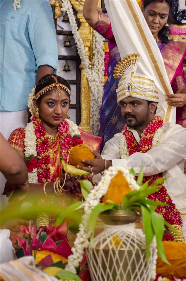 Rangoon director Rajkumar Periasamy-Jaswini wedding stills. Rangoon director Rajkumar Periasamy,Rajkumar Periasamy,Rajkumar Periasamy wedding,Rajkumar Periasamy wedding pics,Rajkumar Periasamy wedding images,Rajkumar Periasamy wedding stills,Rajkumar Periasamy weds Jaswini