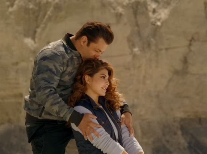 After 'Hangover' Jacqueline Fernandez and Salman Khan come together for yet another romantic song. Jacqueline and Salman Khan,Jacqueline Fernandez,Salman Khan,Race 3,Selfish,Race 3 release,Race 3 movie release,Race 3 review