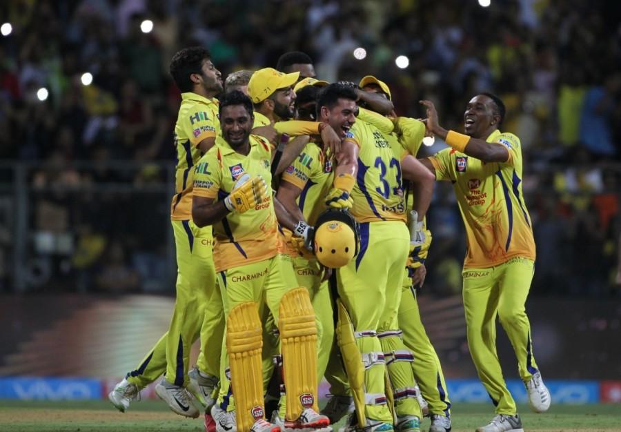 Shakib Al Hasan then took Hyderabad's innings forward with his skipper as the side crossed the 100-run mark in 11.5 overs. However, in a desperate attempt, Williamson came down the wicket trying to play big, but the ball drifted away and then Dhoni did the rest behind the stumps. Williamson's fall bought Yusuf in the middle and the right-hander made clear his intentions from the very beginning, smashing a boundary in the second ball he faced. Shane Watson,Shane Watson ton,Shane Watson 100,CSK,CSK beats SRH,Chennai Super Kings,IPL 2018 final pics,IPL 2018 final images,IPL 2018 final stills,IPL 2018 final pictures