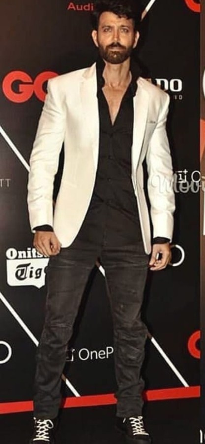 On the work front, Hrithik Roshan is currently working on his next film, Super 30 in which he will be seen playing the teacher for his first ever biopic. GQ Best Dressed party,Hrithik Roshan,actor Hrithik Roshan,Hrithik Roshan sexy look,celebs at GQ Best Dressed party,GQ Best Dressed party pics,GQ Best Dressed party images