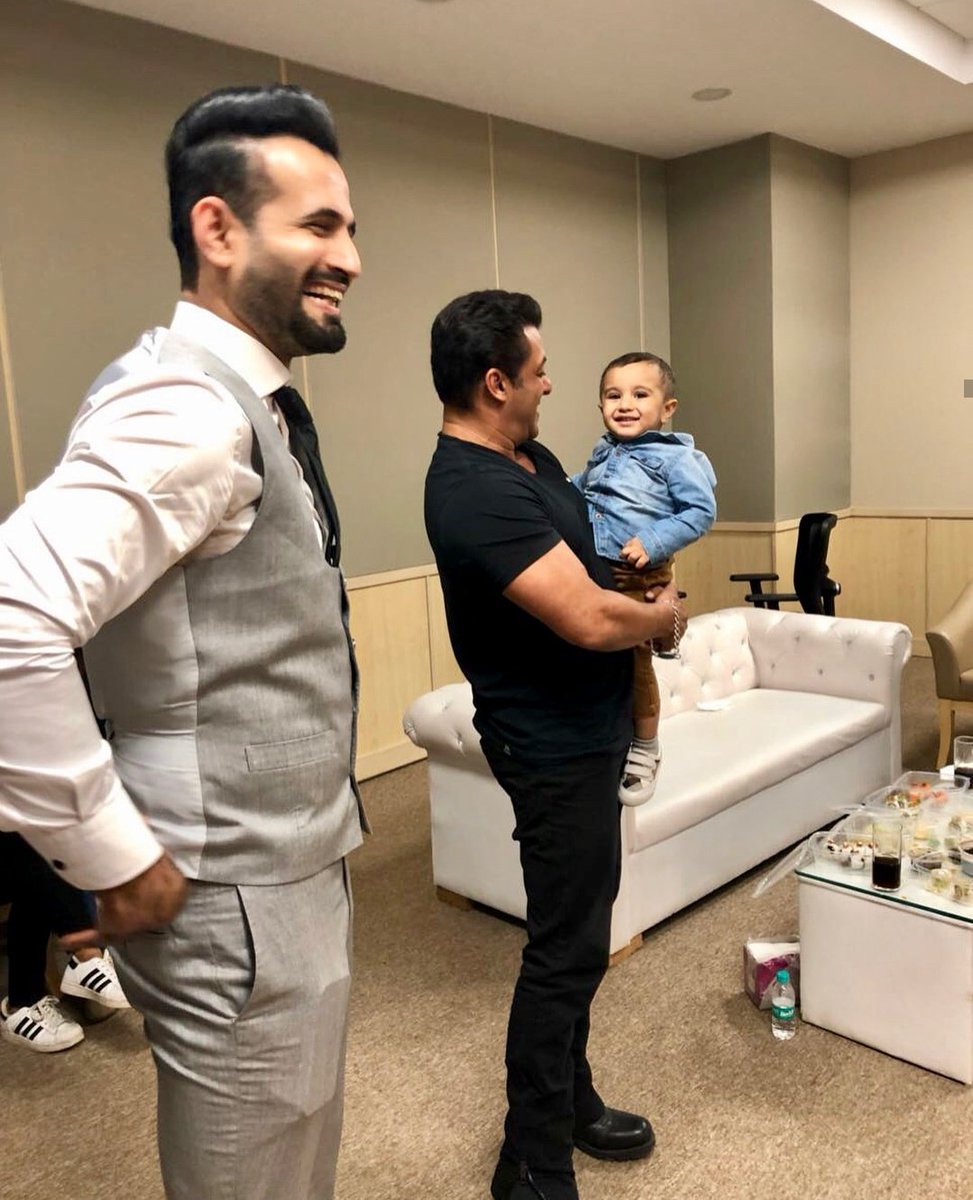 Check out the Adorable picture of Salman Khan with Irfan Pathan's son. Salman Khan,actor Salman Khan,Salman Khan with Irfan Pathan son,Salman Khan with Imran,Salman Khan at IPL,Salman Khan at IPL final,Salman Khan at IPL 2018,IPL 2018