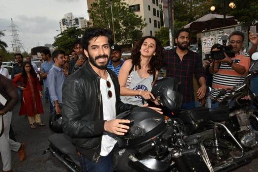 Ahead of the Bhavesh Joshi Superhero's release actors Harshvardhan Kapoor and Taapsee Pannu were spotted on a bike together for Bhavesh Joshi promotions. On Sunday the actors took time from their busy schedule and were seen enjoying a bike ride in the suburbs of Mumbai. Dressed in biker gears, the two stars had quite a blast as the Harshvardhan rode along the roads of Mumbai with an excited Taapsee sitting behind him. Harshvardhan has earlier made impromptu appearances at Deadpool screening and GQ Best Dressed as BJS wearing the mask. The film marks Harshvardhan Kapoor's second outing where he turns social crusader in his fight against corruption as the common man turns Superhero in the vigilante drama. The action-packed trailer which was loved by the audience traces the journey of a group of friends who set out on the path of righteousness.