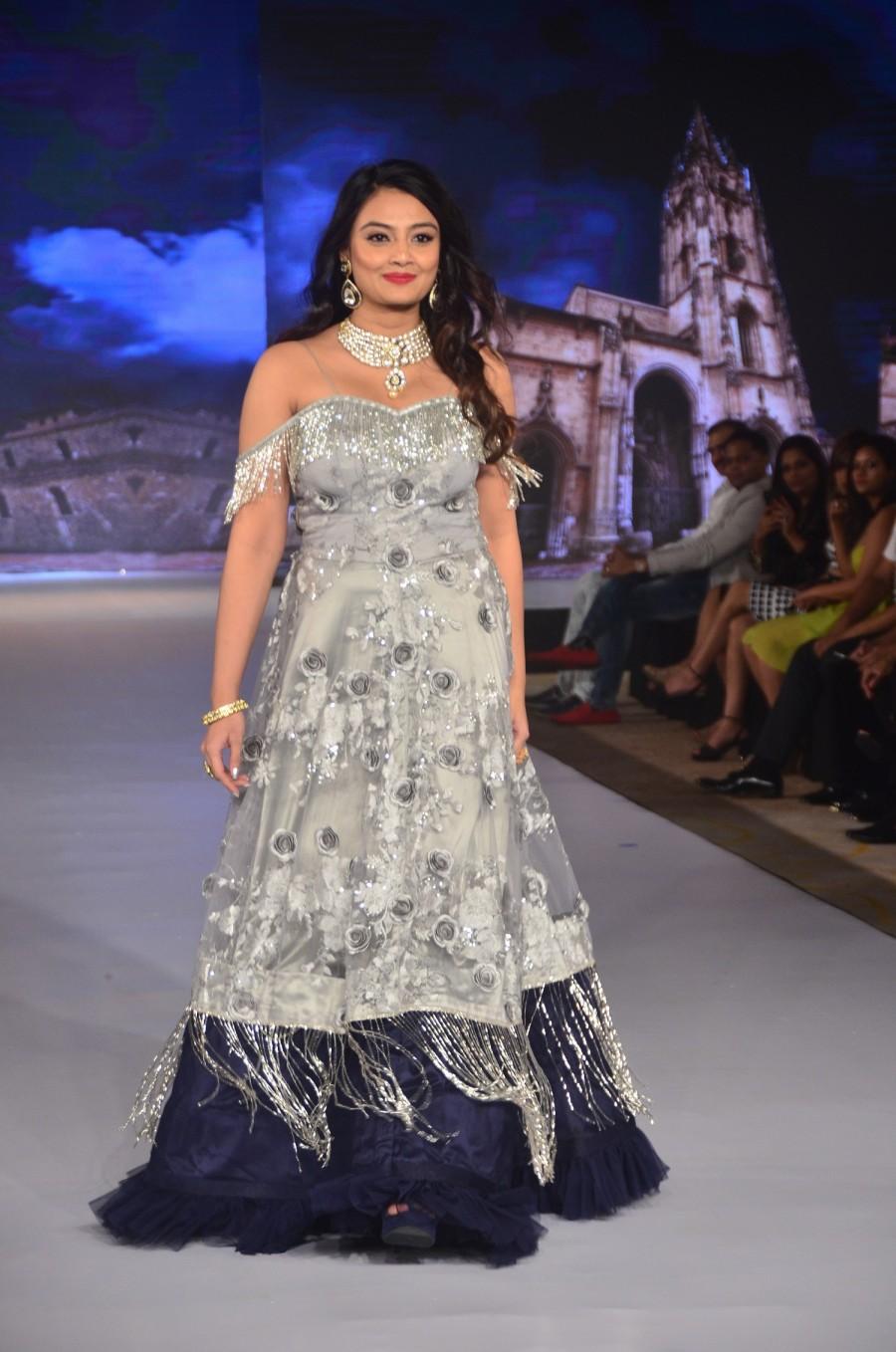 Actress Nikitha Narayan Walk the Ramp as Showstopper for Ashok Maney at Bangalore Times Fashion Week 2018 on 26th May 2018. Cricketer Sreesanth,Sreesanth,Kirti Kharbanda,Harshika Poonacha,Bangalore Times Fashion Week 2018,Bangalore Times Fashion Week,Bangalore Times Fashion Week 2018 pics,Bangalore Times Fashion Week 2018 images