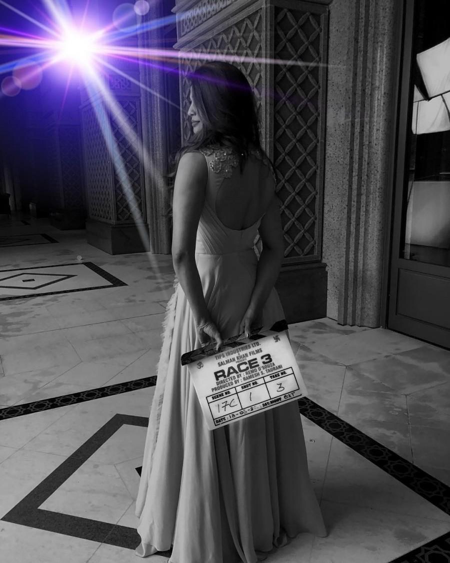 Daisy Shah's Instagram latest photos are winning our hearts. Daisy Shah,actress Daisy Shah,Daisy Shah Instagram pictures,Daisy Shah Instagram pics,Daisy Shah Instagram images,Daisy Shah hot pics,Daisy Shah hot images,Daisy Shah hot stills,Race 3,Salman Khan