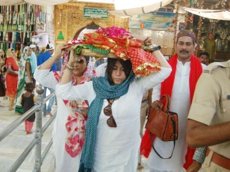 Filmmaker Ekta Kapoor, who has carved her niche in the entertainment industry visits Ajmer Sharif to seek blessings ahead of Veere Di Wedding's release week. The content queen not just sought blessing for her upcoming film but also for her television shows like Naagin 3 (Colors - launching 2nd June), Dil Hi Toh Hai (Coming Soon on Sony) and Qayamat Ki Raat (Coming soon on Star Plus). Ekta Kapoor has always been a staunch believer in god, and that has been visible by the way she takes to seek blessings before beginning anything new. In fact, there have been instances when she has walked all the way to the temple for the success of many of her shows.