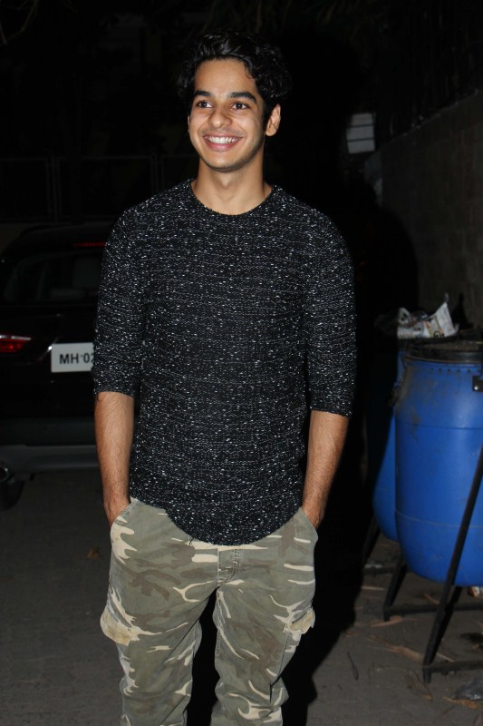 Ishaan Khatter gestures for the cameras on his arrival at Bhavesh Joshi Superhero special screening in Mumbai. Sonam K Ahuja,Yami Gautam,Janhvi Kapoor,Khushi Kapoor,Kriti Kharbanda,Nawazuddin Siddiqui,Anil Kapoor,Harshvardhan Kapoor,Bhavesh Joshi Superhero special screening,Bhavesh Joshi Superhero,Bhavesh Joshi Superhero special screening pics,Bhavesh Joshi Superh