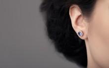 The curved upper area of your ear (helix) is a cool place to get your new tattoo done. A tattoo artist can create delicate artwork on the ears. And, you never have to worry about wearing earrings. Theses helix tattoos are taking over the Instagram. These dainty ink designs are pretty awesome. You might even want to get one.