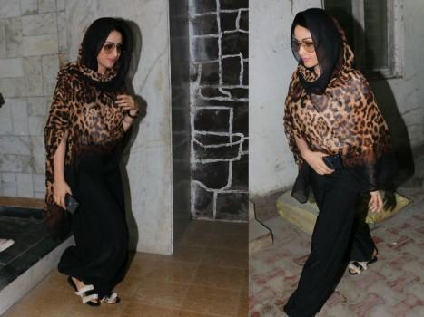 Bollywood actress Yami Gautam was spotted leaving a hair salon in suburban Mumbai late last night. The actress who has been busy prepping for her role in Batti Gul Metre Chalu and Uri was clicked getting out of the salon with her head covered. While news and interviews of her transforming physically for the role in Uri has been doing the rounds, looks like the actress is gearing to go through a look transformation too, and for which the actress was at the salon to work on her new look. We wonder what she's keeping a secret?