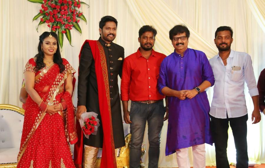 Vivek poses for the cameras as he arrives for the wedding reception of Soundararaja and Tamanna in Chennai. Vishal,Vijay Sethupathi,Vijay Antony,Arya,Bharath,Soundararaja and Tamanna,Soundararaja and Tamanna wedding receptionk,Soundararaja and Tamanna wedding reception pics,Soundararaja and Tamanna wedding reception images
