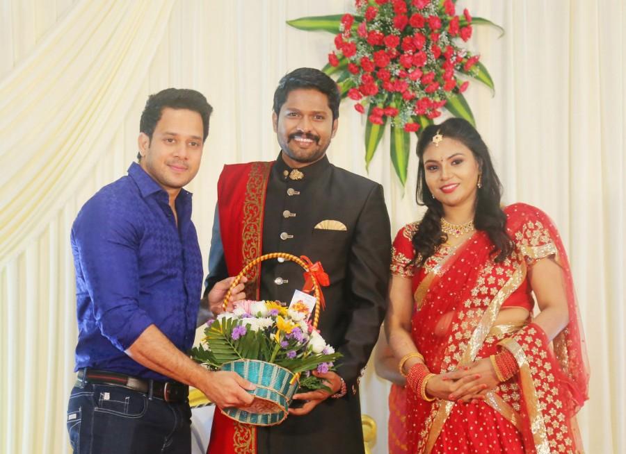 Bharath poses for the photographers as he arrives for the wedding reception of Soundararaja and Tamanna in Chennai. Vishal,Vijay Sethupathi,Vijay Antony,Arya,Bharath,Soundararaja and Tamanna,Soundararaja and Tamanna wedding receptionk,Soundararaja and Tamanna wedding reception pics,Soundararaja and Tamanna wedding reception images