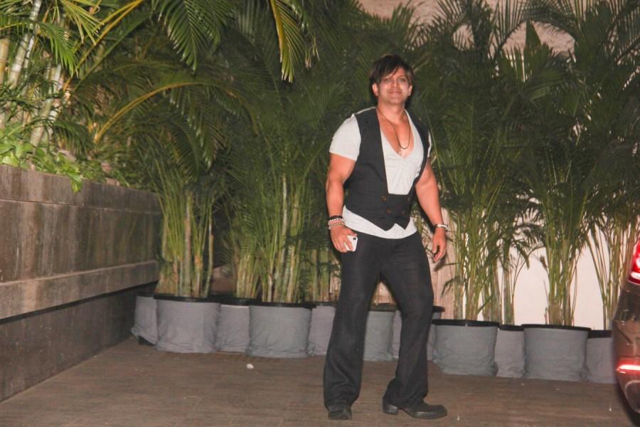 Yash Birla poses for a photo on his arrival at Natasha Poonawalla's party in Mumbai. Sonam Kapoor-Anand Ahuja,Jacqueline Fernandez,Karan Johar,Natasha Poonawalla's house party,Natasha Poonawalla house party,Celebs at Natasha Poonawalla house party,Natasha Poonawalla,Natasha Poonawalla house party pics,Natasha Poonawalla house party i