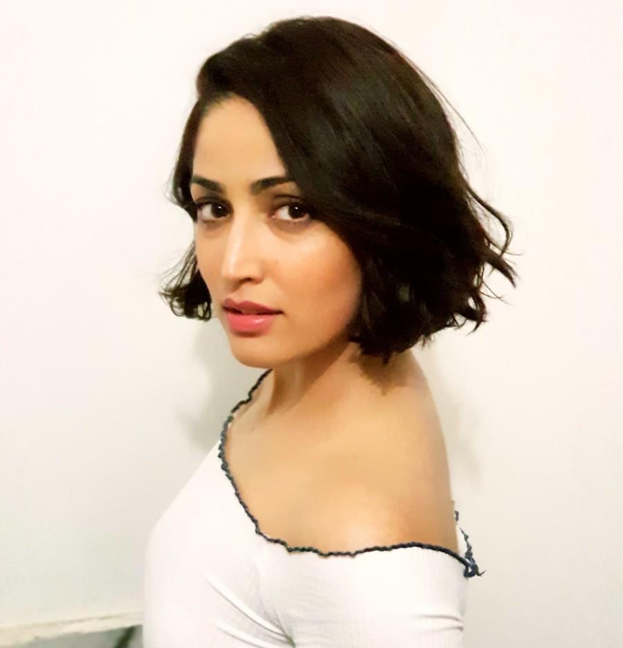 Actress Yami Gautam has played diverse roles, be it in Vicky Donor or Kaabil or Sarkarr 3. The actress has always delved into a role and made it her own. This is exactly what she has done with her upcoming film, Uri. The actress has not only taken to transforming herself physically, but has also had a complete make over look wise. She took to her Instagram this morning to announce her new look. The actress is currently sporting a stylish bob, this is the first time she has cut her hair for a role. The hair transformation was done over the weekend when the actress and a team of three hair stylists and the director worked on how her hair should look in the film. The actress looks extremely classy and now we cannot wait to see her complete look in the film, sporting this new hairdo. Yami Gautam,Yami Gautam hair transformation,Yami Gautam transformation,Yami Gautam Uri Look,Yami Gautam look for Uri,Uri,Uri movie,Yami Gautam hair style,Yami Gautam new style